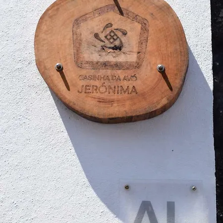 Casinha Da Avo Jeronima Rral 1519 بيت للعطل مادالينا